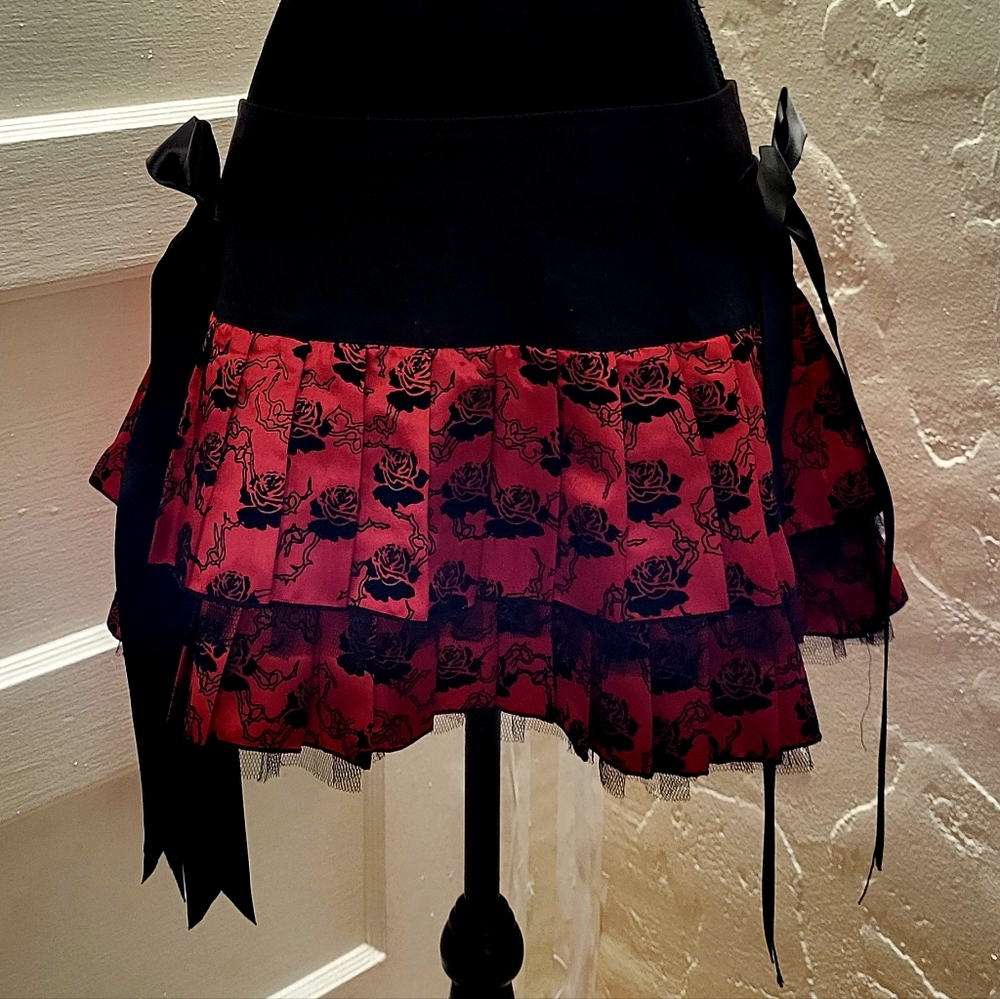 Hell Bunny Rose and Thorns Satin Skirt